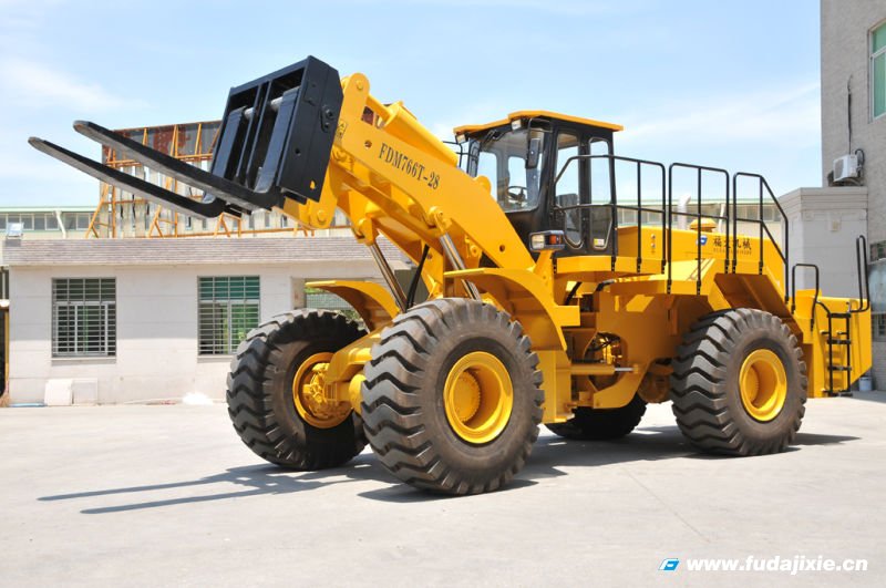 九州网页版28吨轮式叉装车通过福建省新产品新技术