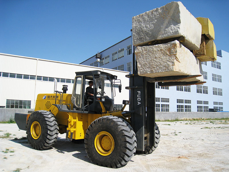 大型越野叉车（四轮驱动叉车）价格 — 九州网页版